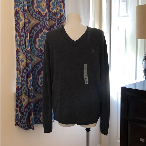 NWT Men’s Grey V-neck Sweater - Picture 1 of 5